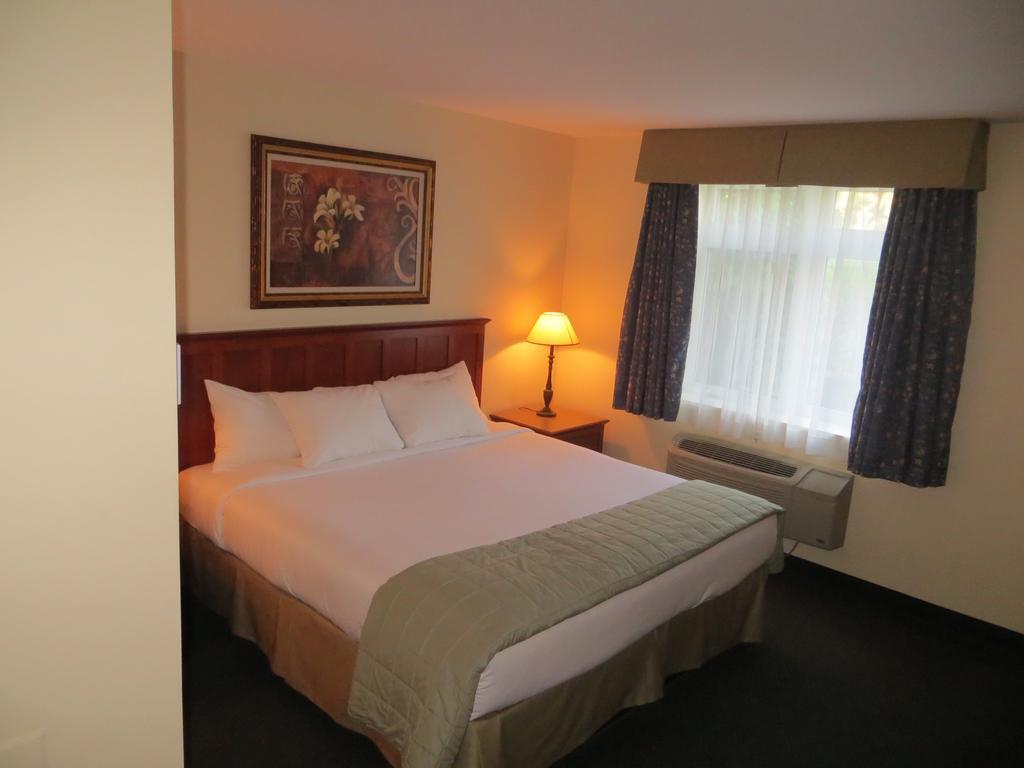 Hotel St-Bernard Saint-Bernard-de-Lacolle Room photo