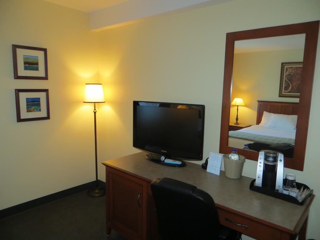 Hotel St-Bernard Saint-Bernard-de-Lacolle Room photo