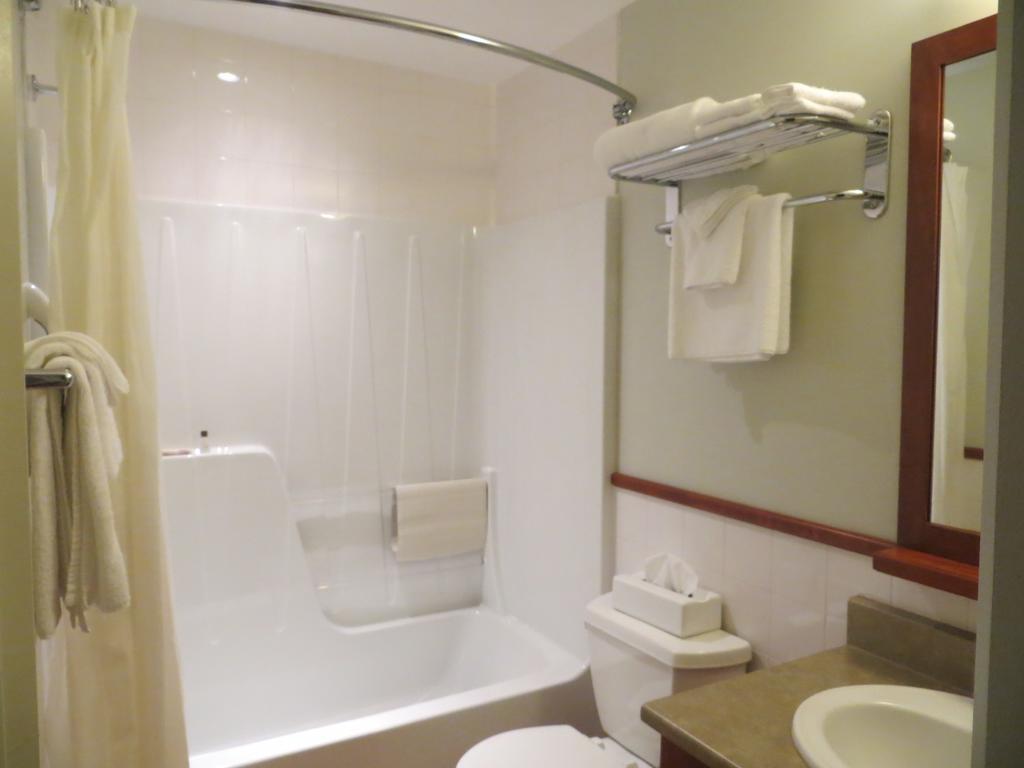 Hotel St-Bernard Saint-Bernard-de-Lacolle Room photo